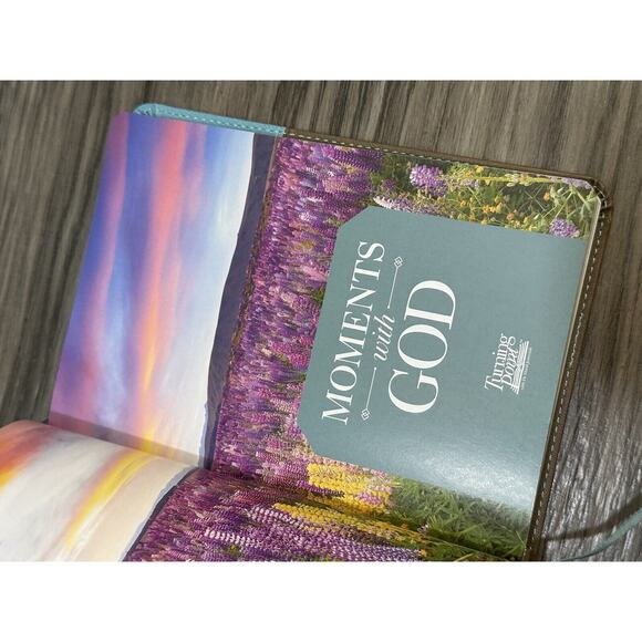 2023 MOMENTS with GOD Daily Devotional by David Jeremiah - Picture 3 of 8